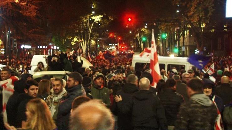 Seçim protestosu: Gürcistanda sokaklar karıştı