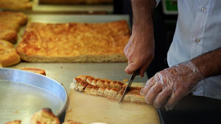 Gıda teröristleri yine iş başında  Börekte kıyma yerine kullanılanlar şoke etti