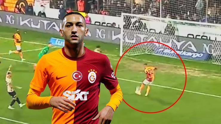 Boş kaleye gol atamayan Hakim Ziyechi hedef aldı: Mutsuzsan kimseyi uğraştırma