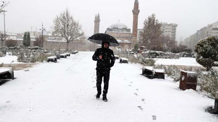 Son Dakika... Yurtta Kar Esareti: Okullarda kar tatili haberleri peş peşe geldi İşte okulların tatil edildiği 27 kent...