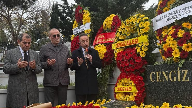 Galatasarayın eski başkanı Mustafa Cengiz, vefatının 3. yıl dönümünde kabri başında anıldı