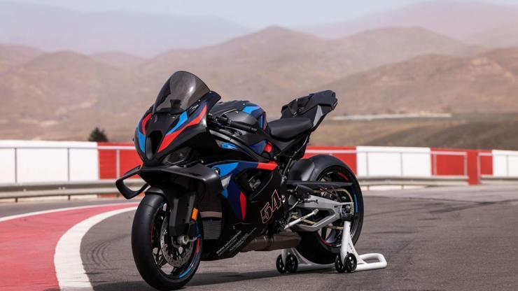 BMWnin Superbike ve Hyper Naked modelleri yenilendi