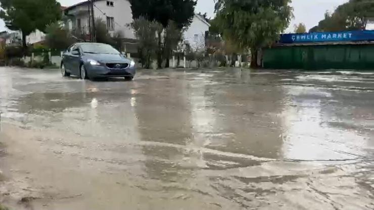 Çeşmede sağanak etkili oldu