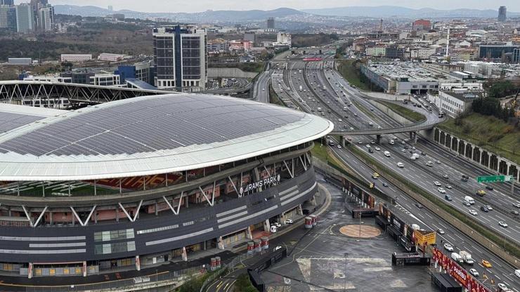 Galatasarayın stadı RAMS Parktaki çalışma böyle görüntülendi