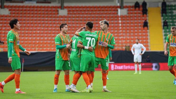 Fethiyesporu 4 golle mağlup eden Alanyaspor, Türkiye Kupasında tur atladı