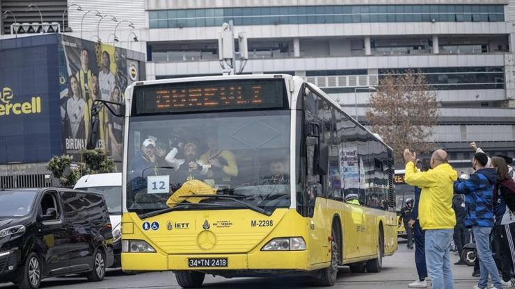 Fenerbahçe taraftarları, Tüpraş Stadına hareket etti