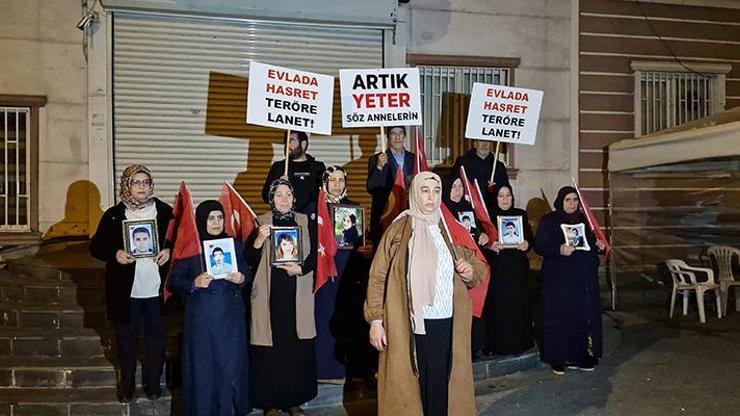 HDP önünde evlat nöbeti tutan aileler, gece nöbetine başladı