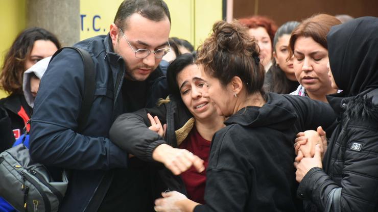 Şehit Teğmen Dut'un naaşı İzmir'de; kardeşi, cenaze aracının peşinden koştu (2) Şehit Teğmen Dut'un naaşı İzmir'de; kardeşi, cenaze aracının peşinden koştu (2)