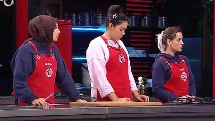 Masterchefte Eda ve Beyza arasında gerginlik ÇOCUK DEĞİLİZ