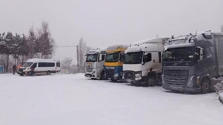 İki kara yolu tipi nedeniyle TIRlara kapatıldı