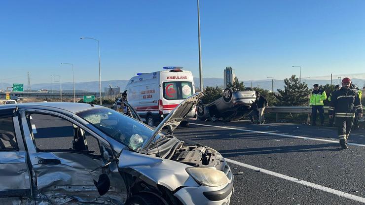 TEMde otomobiller çarpıştı: 2 yaralı