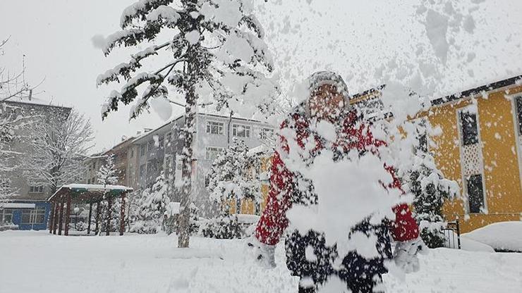 Olumsuz hava koşulları sonrası valilik duyurdu: Eğitime kar engeli