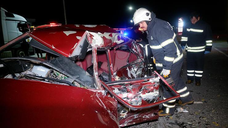 Feci kaza TIR ile otomobil çarpıştı: 1 ölü