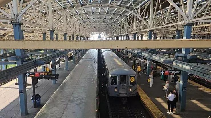 ABDde metroda yakılarak öldürülen kadının kimliği açıklandı