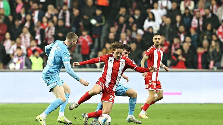 Karadeniz derbisinde Samsunspor, Trabzonspor’u mağlup etti