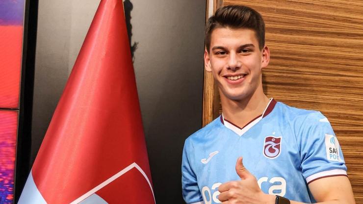 Trabzonspor, genç oyuncuyla sözleşme yeniledi