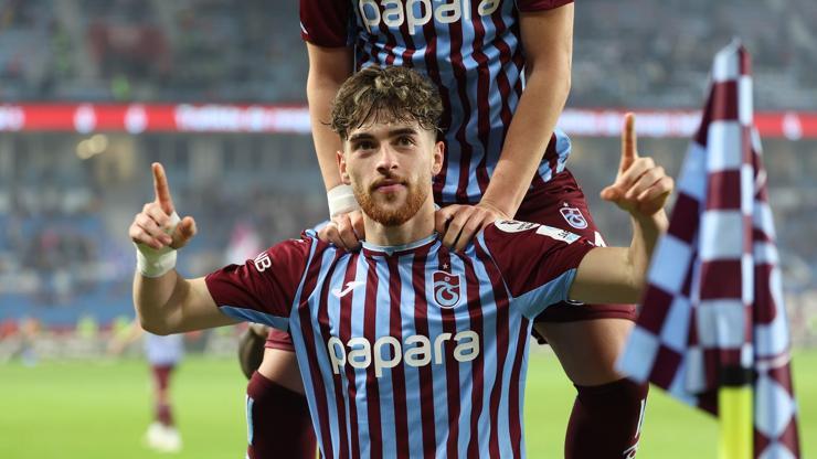 Antalyasporu farklı mağlup eden Trabzonspor, ikinci yarıya umutla başladı