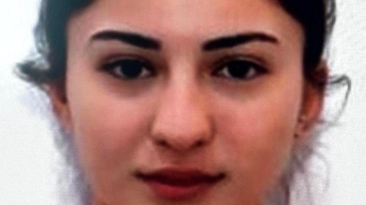 Hareket halindeki otomobilden düşüp ölen İpek, son yolculuğuna uğurlandı