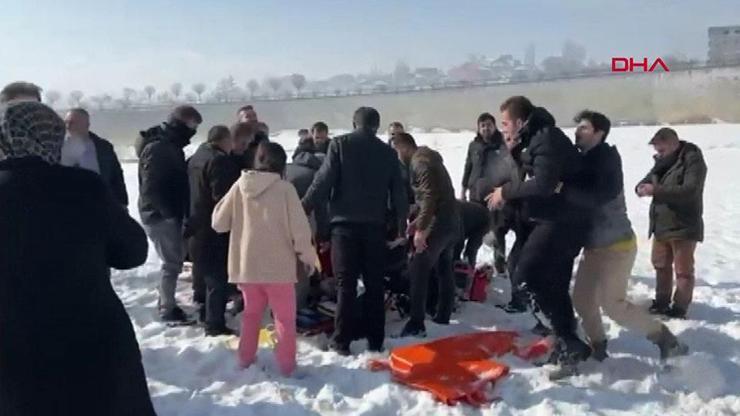 Hakkari Yüksekovada sokak köpeklerinin saldırdığı Eslem, hayatını kaybetti | Video Haber