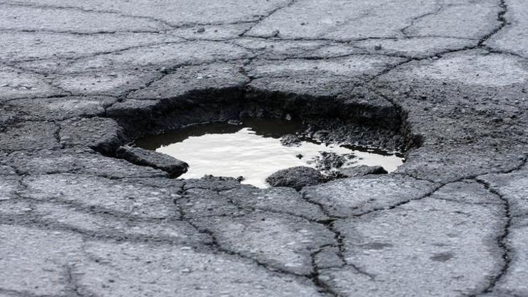 Çukura Girip Kaza Yaptı, Belediyeye Açtığı Davayı Kazandı