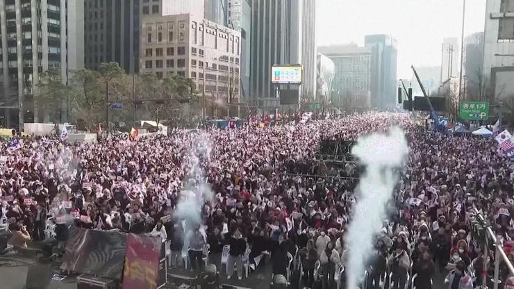 Güney Korede protesto şiddeti