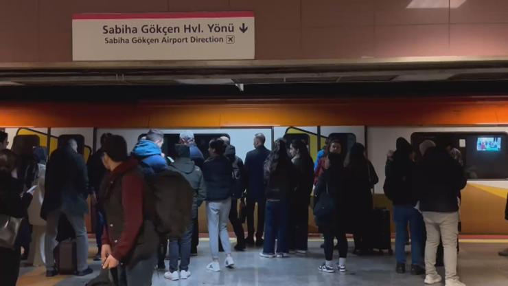 Kadıköy- Sabiha Gökçen Havalimanı metro hattında seferler aksadı