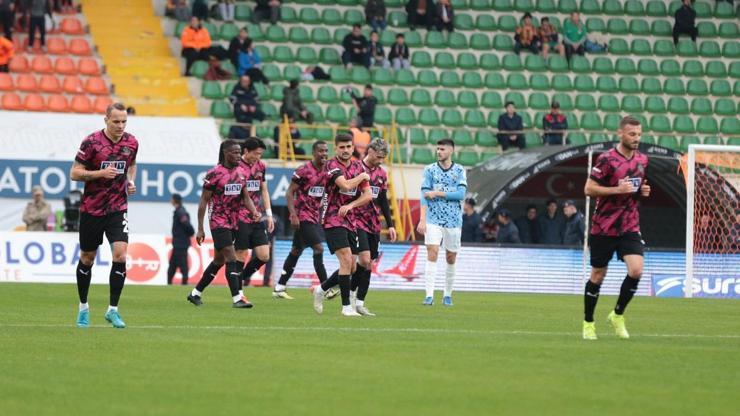 Alanya’da gol düellosu Alanyaspor 5-4 Başakşehir