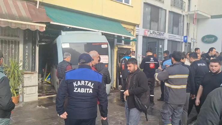 Son Dakika Kartalda minibüs dükkana girdi, yaralılar var