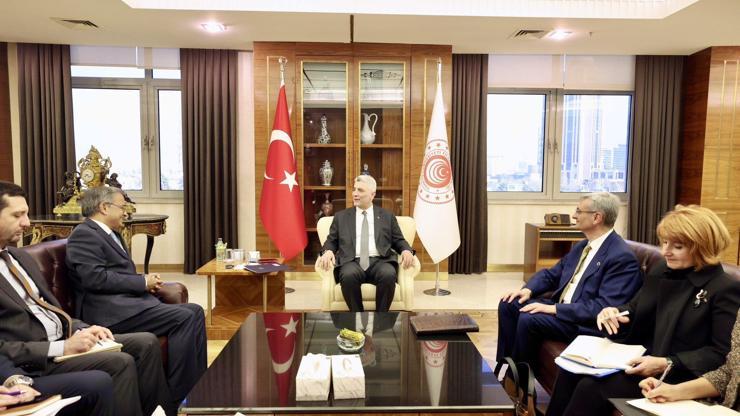 Bakan Bolat, ECO Genel Sekreteri Khan ile görüştü Bakan Bolat, ECO Genel Sekreteri Khan ile görüştü