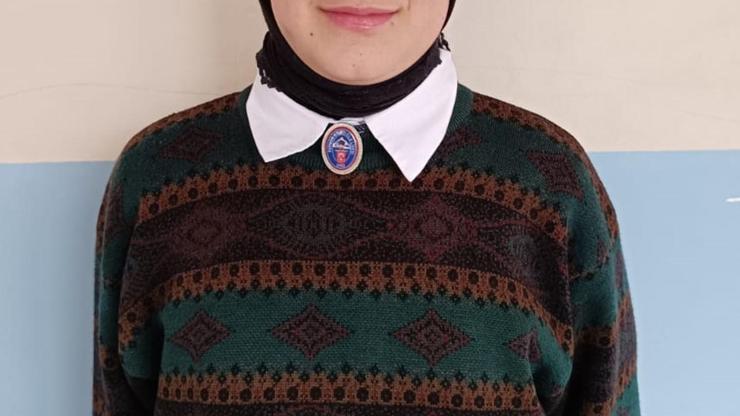 Zeynep'in ölümünde ailesi 'yanlış iğne' iddiasında bulundu; adli ve idari soruşturma başlatıldı Zeynep'in ölümünde ailesi 'yanlış iğne' iddiasında bulundu; adli ve idari soruşturma başlatıldı