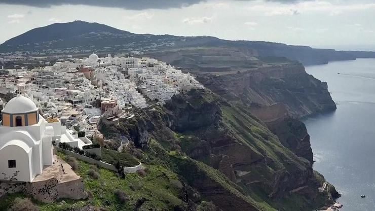 Santorini Adasından deprem göçü sürüyor