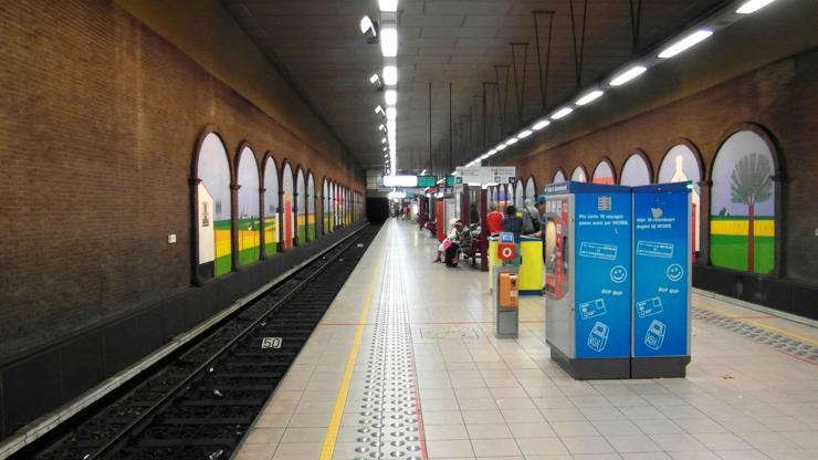 ﻿Brükselde metro istasyonunda silahlı saldırı