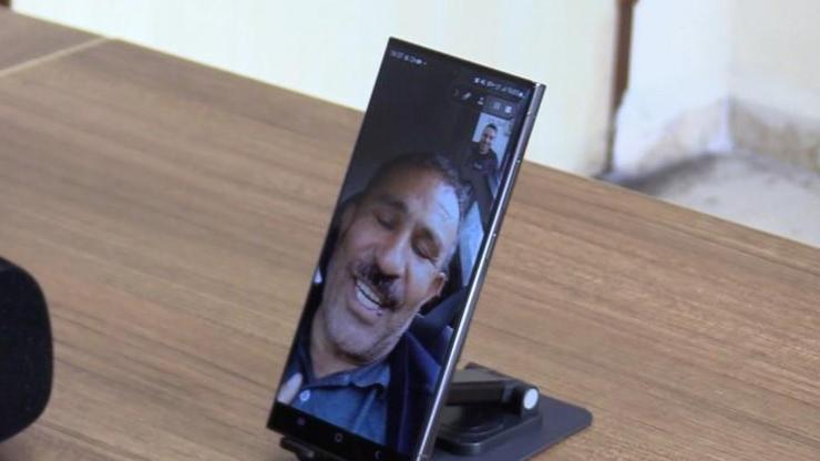 Enkazdan 110 saat sonra kurtardığı depremzedeyle telefonda görüştü: Sen mucizeydin bizim için Enkazdan 110 saat sonra kurtardığı depremzedeyle telefonda görüştü: Sen mucizeydin bizim için