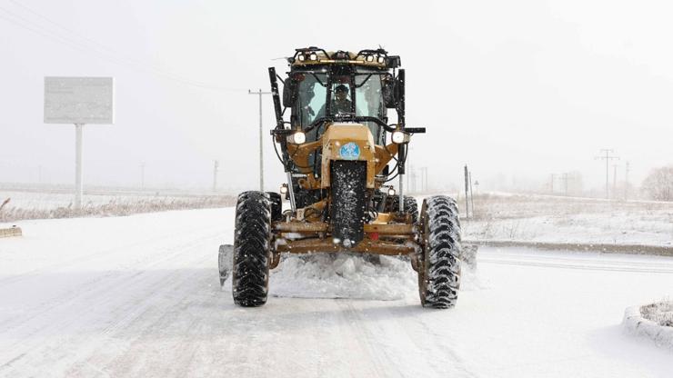 Sandıklı'ya kar yağdı