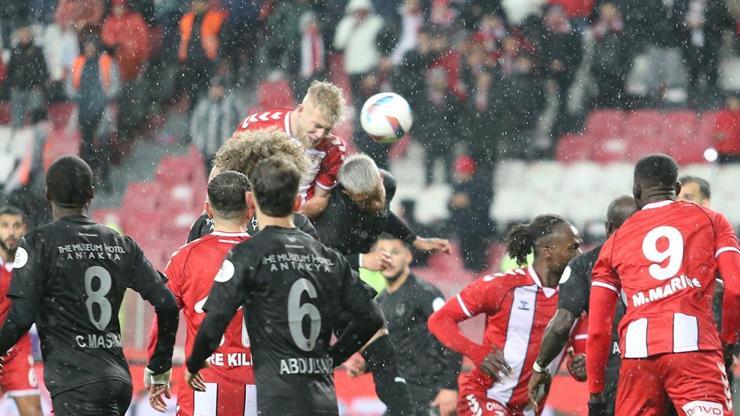 Samsunspor, Hatayspor’dan 3 puanı 7 dakikada aldı