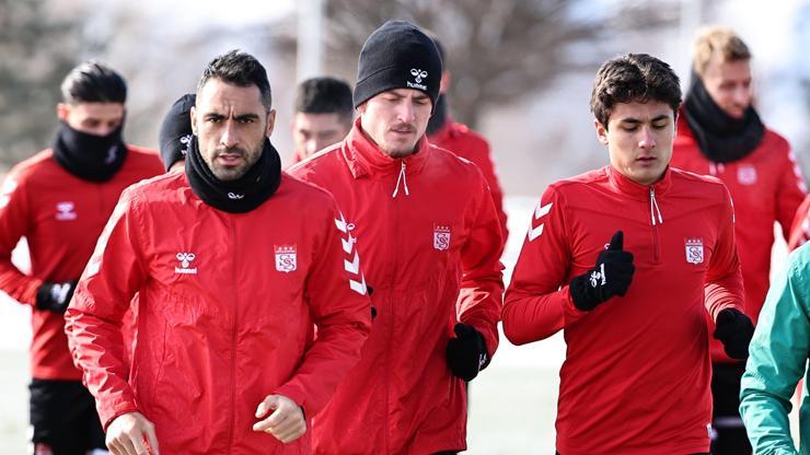 Sivasspor, Gaziantep FK maçı hazırlıklarına ara vermeden başladı