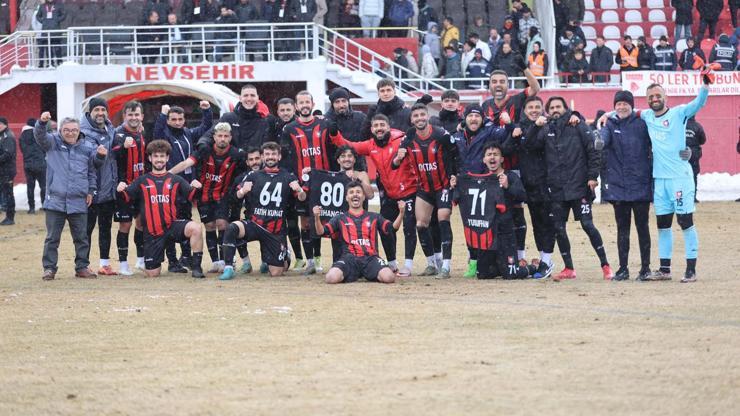 Uşakspor'un 3 puan hasreti bitti Uşakspor'un 3 puan hasreti bitti
