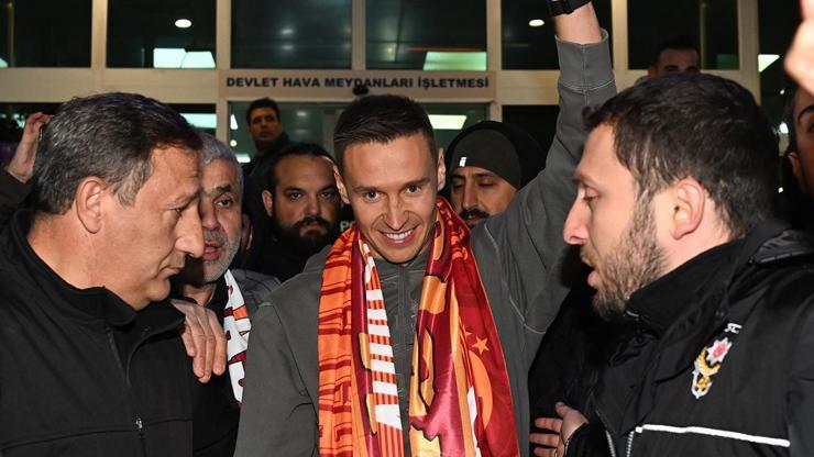 Galatasaray, yeni sağ beki Przemyslaw Frankowski’ye kavuştu