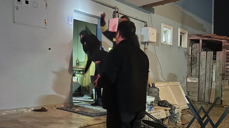 Tekirdağ’da evde çıkan yangında 2 kişi dumandan etkilendi