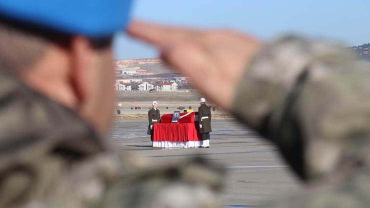 Şehit uzman çavuşun cenazesi, törenle memleketine uğurlandı