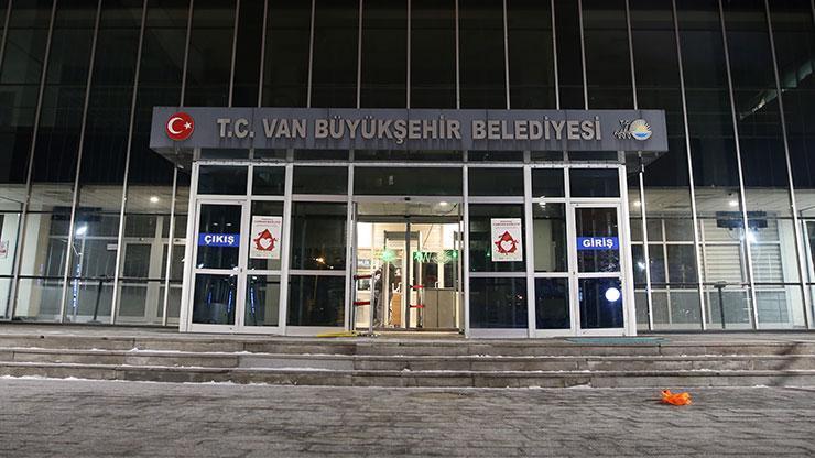 SON DAKİKA... Van Büyükşehir Belediyesine kayyum atandı İşte görevlendirilen isim