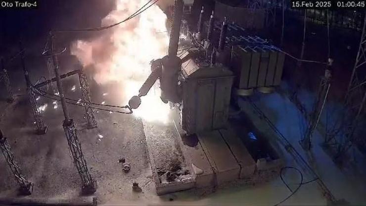 Elazığ'da trafoda patlama kamerada Elazığ'da trafoda patlama kamerada