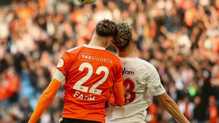 Adanaspor’un golü iptal edildi Hakeme çarpan top…