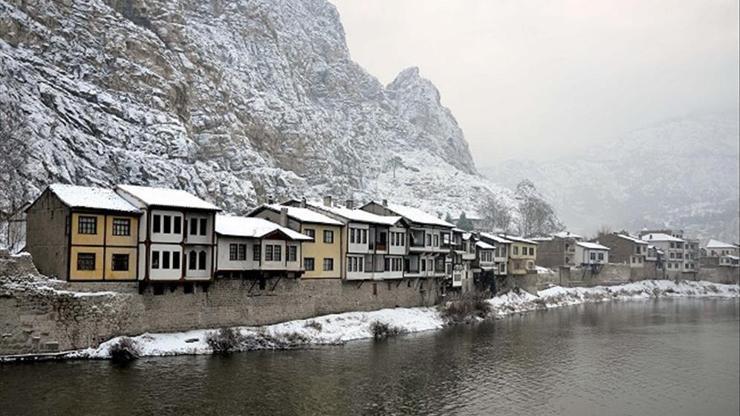 Son dakika: Bugün Amasyada okullar tatil mi 19 Şubat 2025 Amasya okul tatili için Valilik açıklama yaptı mı