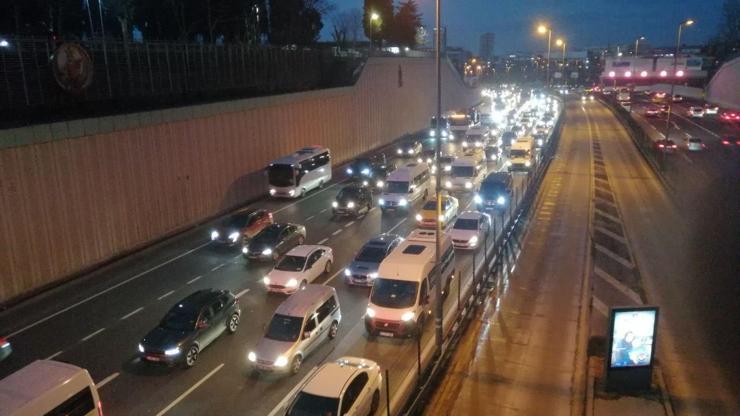 HABER... İstanbulda trafik yoğunluğu yaşanıyor