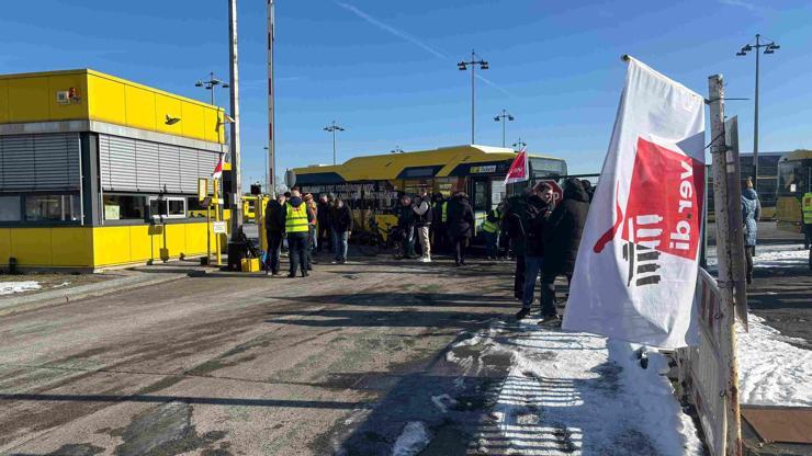 Berlin’de toplu taşımada 48 saatlik grev başladı