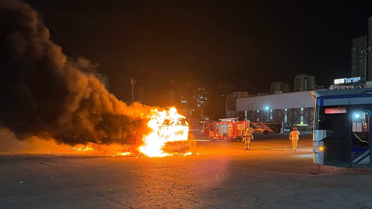 Son Dakika İsrailde 3 Otobüste Art Arda Patlama: Batı Şeriaya Yönelik Geniş Çaplı Operasyon Başlatıldı