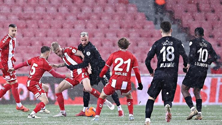 Karadeniz derbisinde müthiş geri dönüş Samsunspor 2-3 Çaykur Rizespor