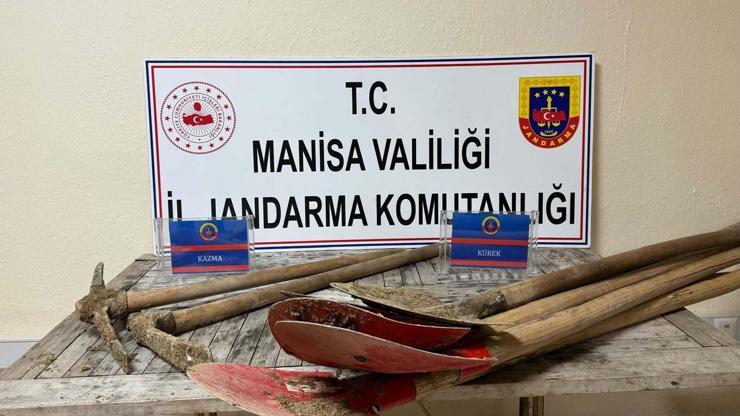 Manisa'da SİT alanında kaçak tarihi eser kazısına 9 gözaltı