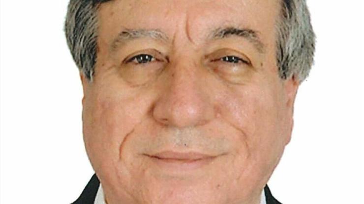 Otomobiller çarpıştı; iş insanı ve eşi öldü, 2 yaralı Otomobiller çarpıştı; iş insanı ve eşi öldü, 2 yaralı